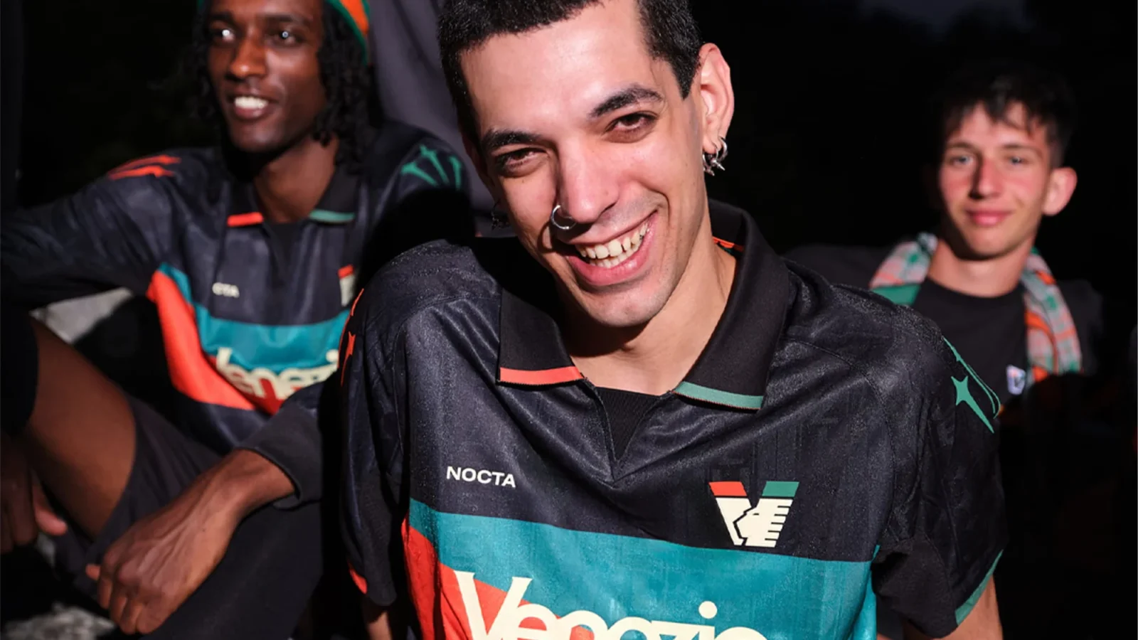 El Venezia FC rinde homenaje a sus colores y a los puentes de la ciudad en sus camisetas 2026-2027