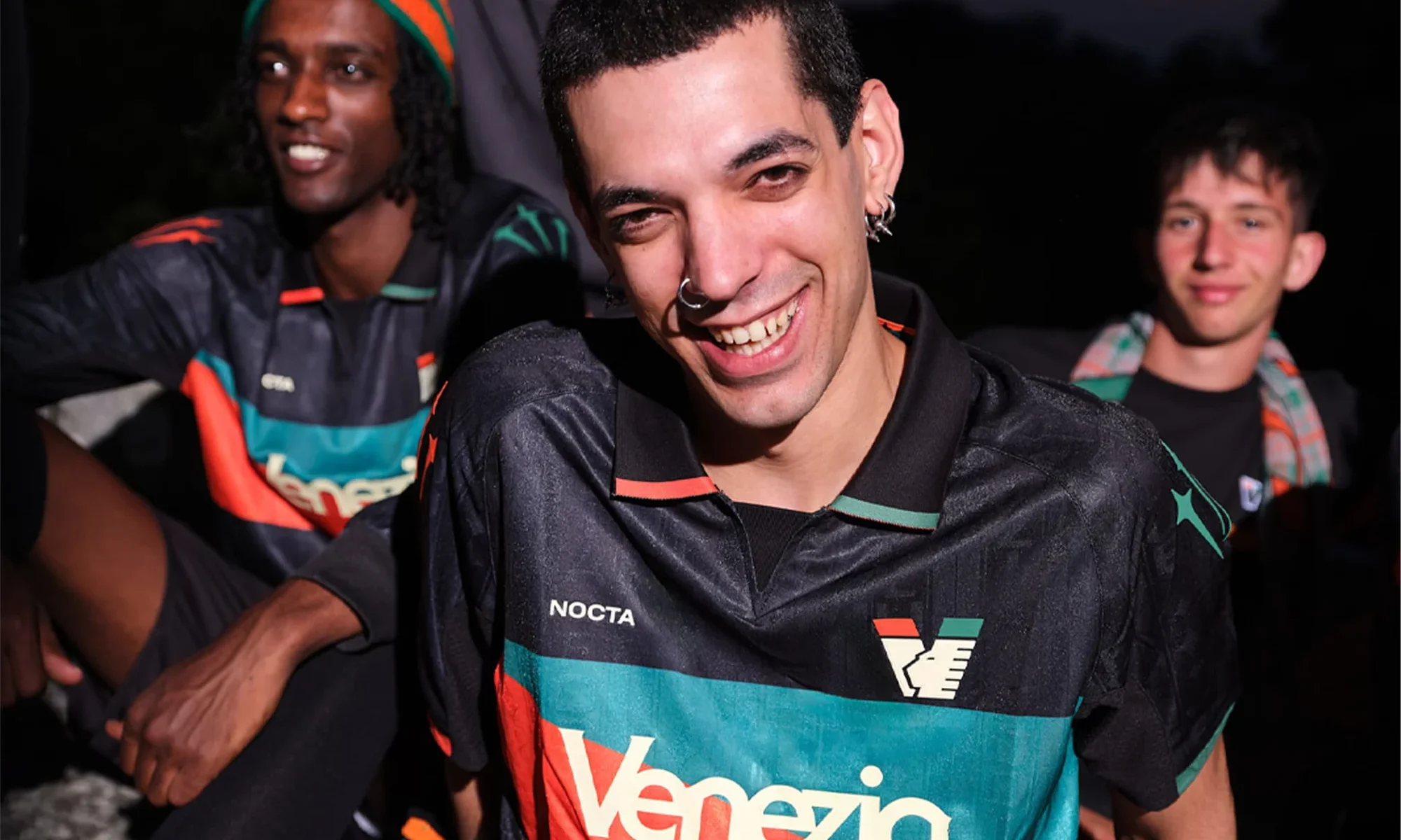El Venezia FC rinde homenaje a sus colores y a los puentes de la ciudad en sus camisetas 2026-2027