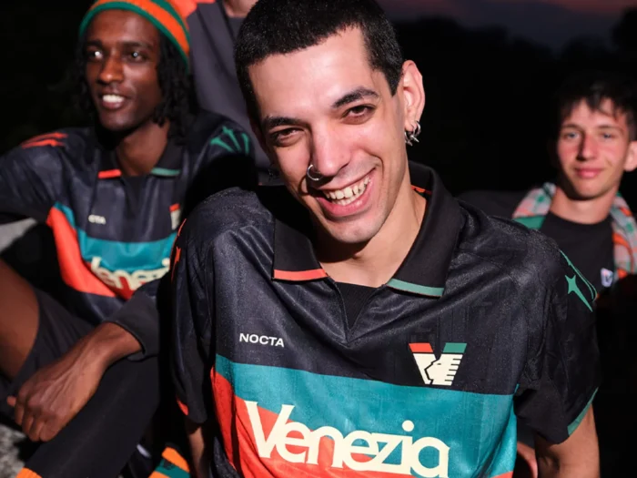 El Venezia FC rinde homenaje a sus colores y a los puentes de la ciudad en sus camisetas 2026-2027