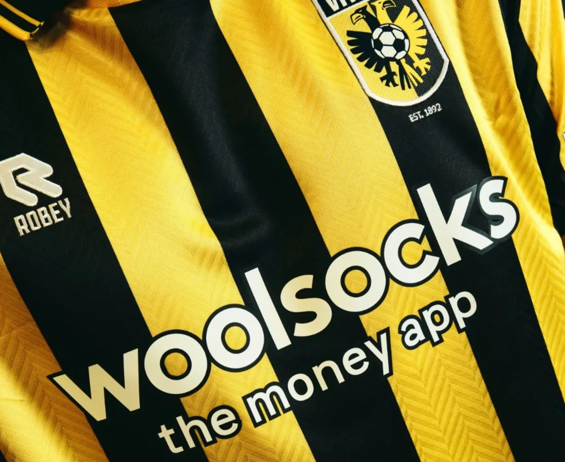 El Vitesse recupera sus camisetas más míticas de los años 90 para 2026-2027