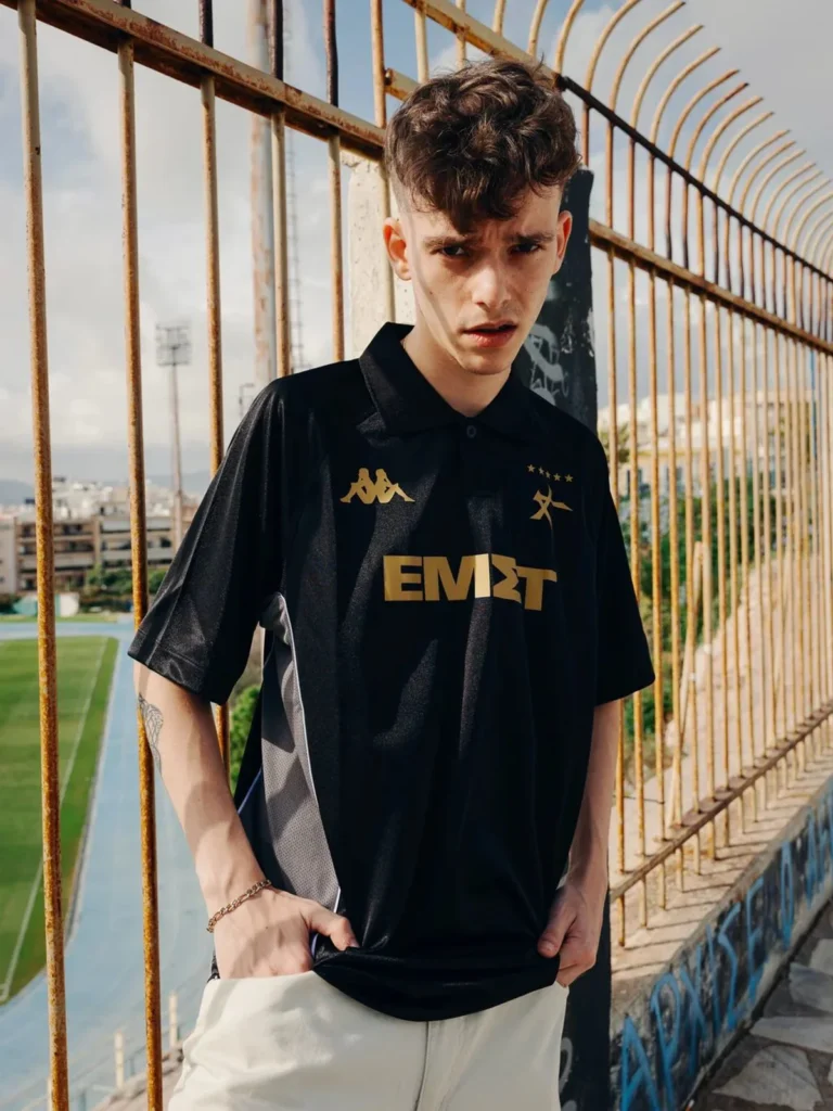 Athens Kallithea estrena una tercera camiseta negra y dorada por su 60 aniversario