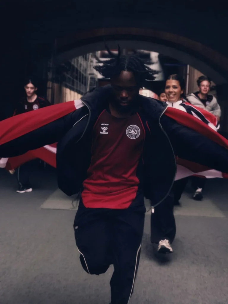 Dinamarca, hummel y ALIS lanzan la camiseta especial «Echoes of Denmark» 2026