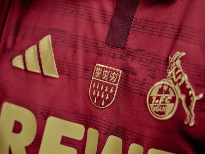 El 1. FC Köln lanza una camiseta especial en homenaje a Willi Ostermann