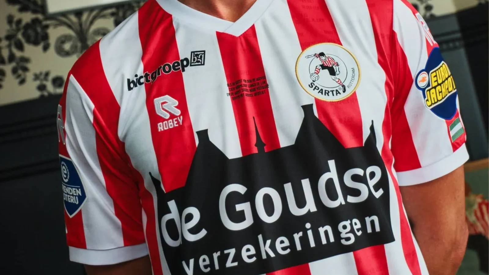 El Sparta Rotterdam lanza una camiseta especial por los 110 años de Het Kasteel