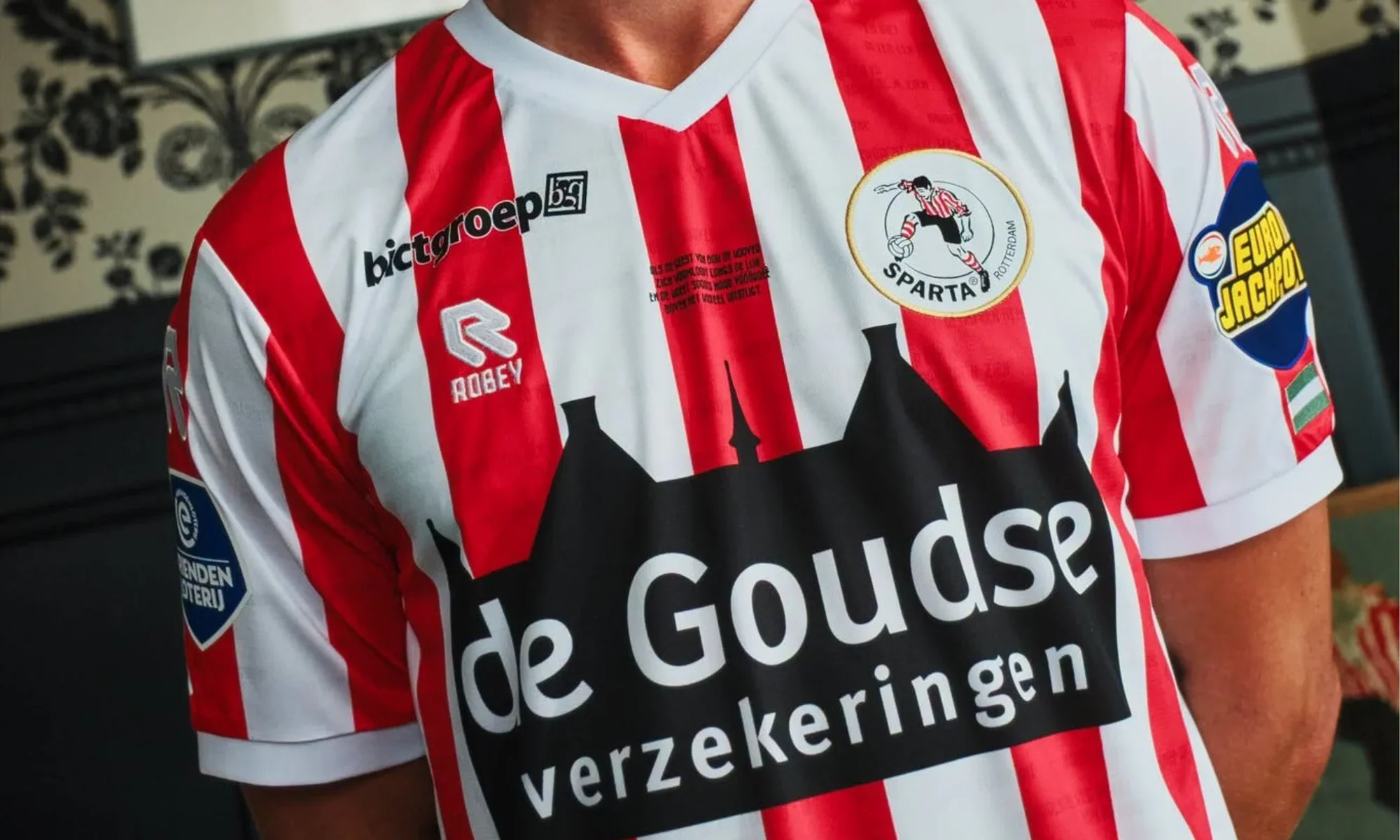 El Sparta Rotterdam lanza una camiseta especial por los 110 años de Het Kasteel