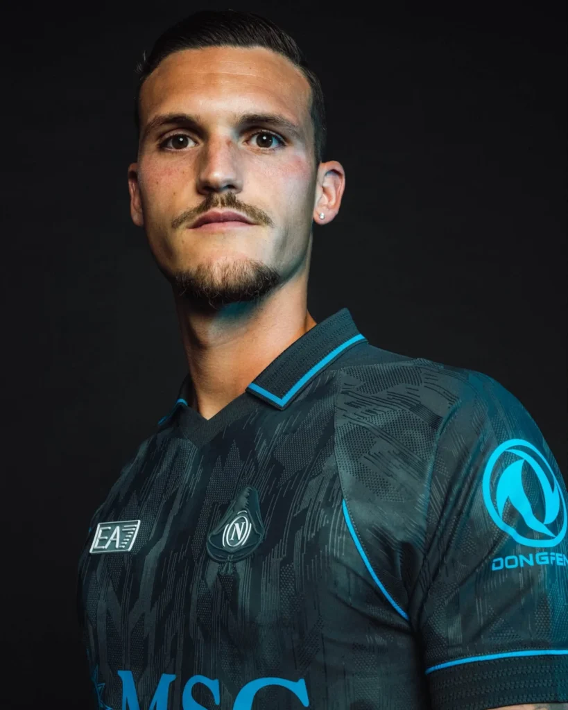 La camiseta de Halloween del Nápoles 2026 se inspira en ’O Munaciello