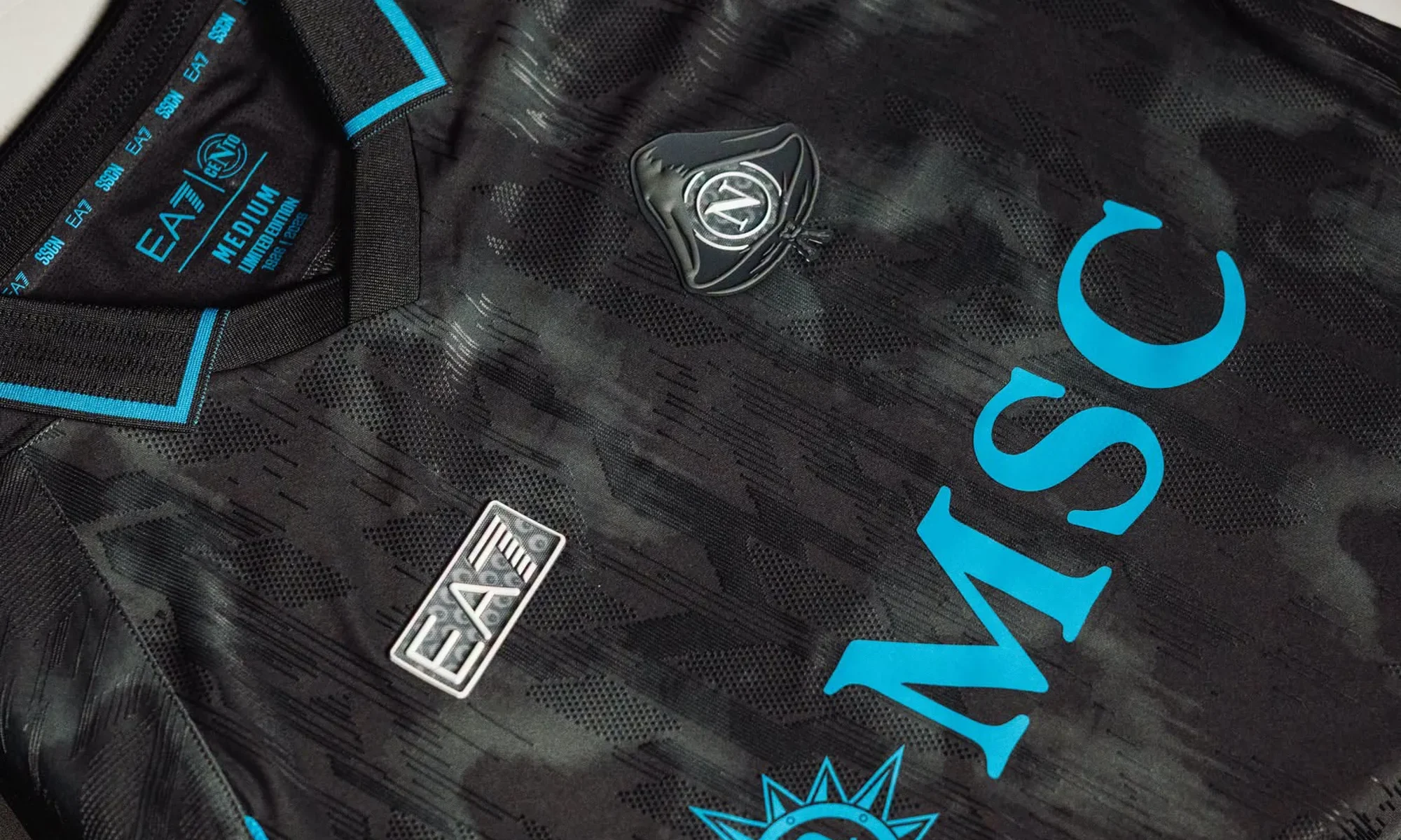 La camiseta de Halloween del Nápoles 2026 se inspira en ’O Munaciello